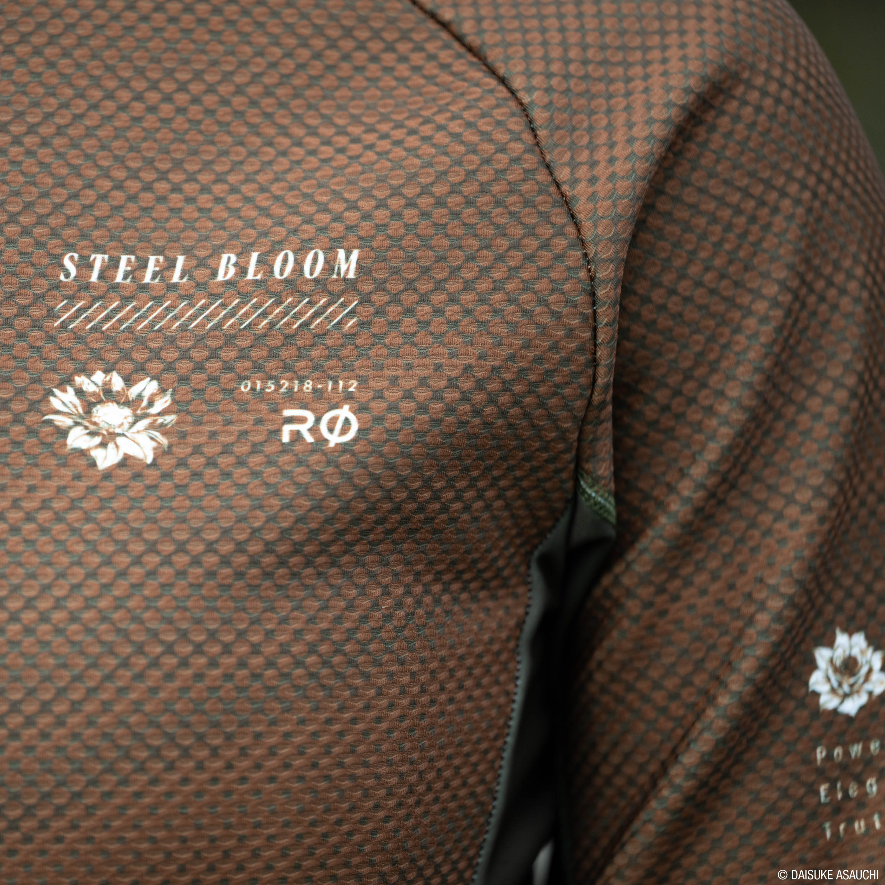 太田りゆ デザイン ライトサーモジャケット STEEL BLOOM 太田りゆ デザイン ライトサーモジャケット STEEL BLOOM 【公式通販】